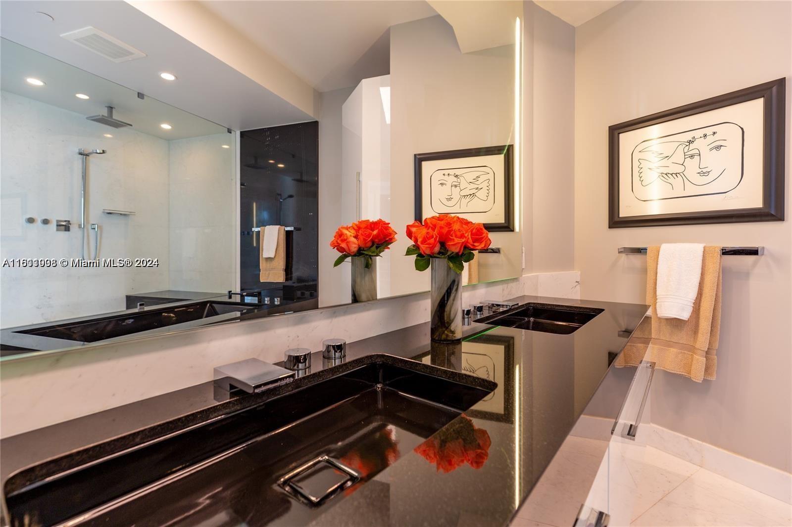 PORSHE DESING TOWER - Residential