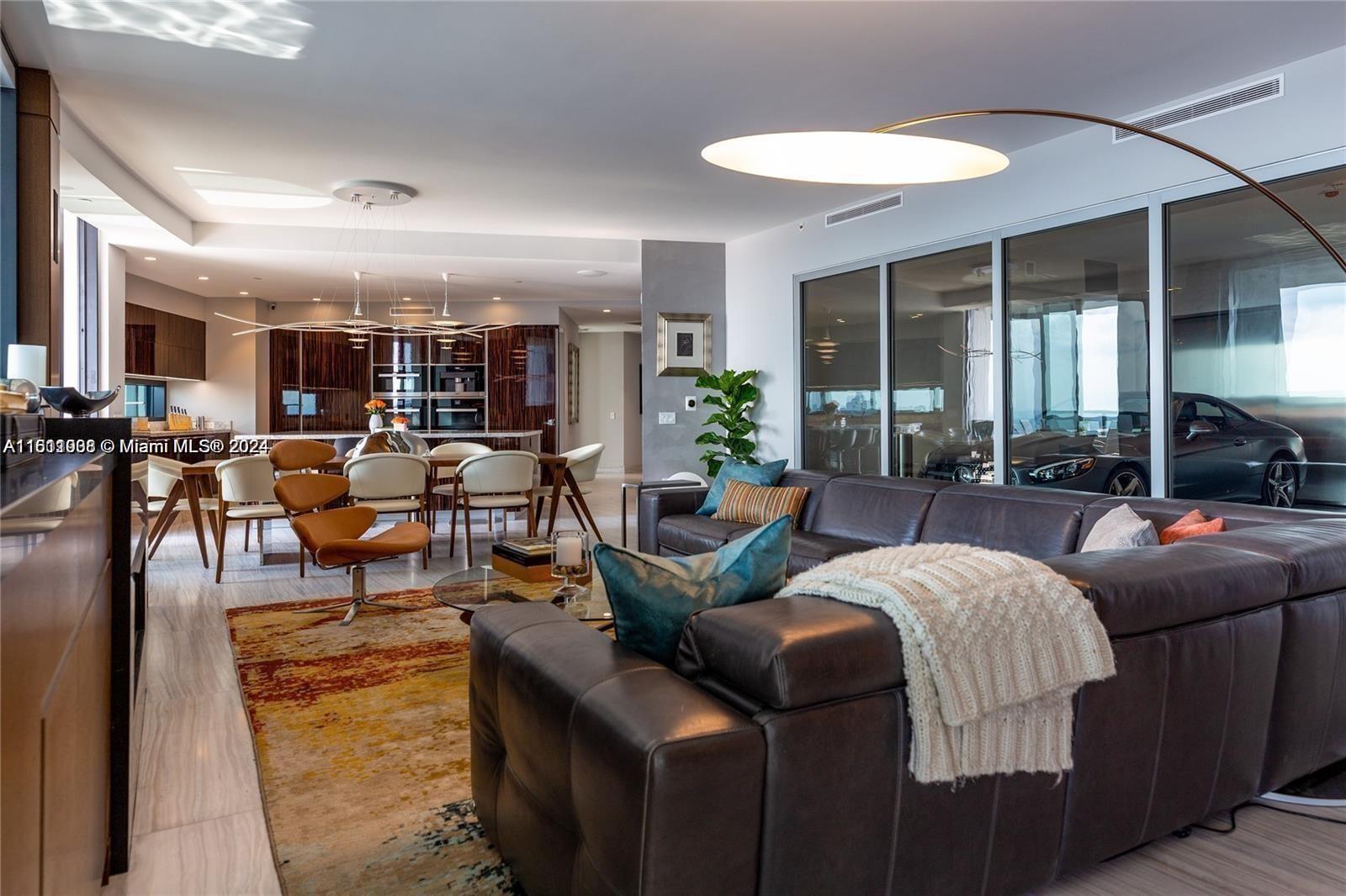 PORSHE DESING TOWER - Residential