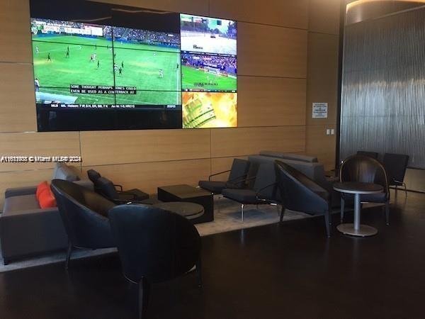 PORSHE DESING TOWER - Residential