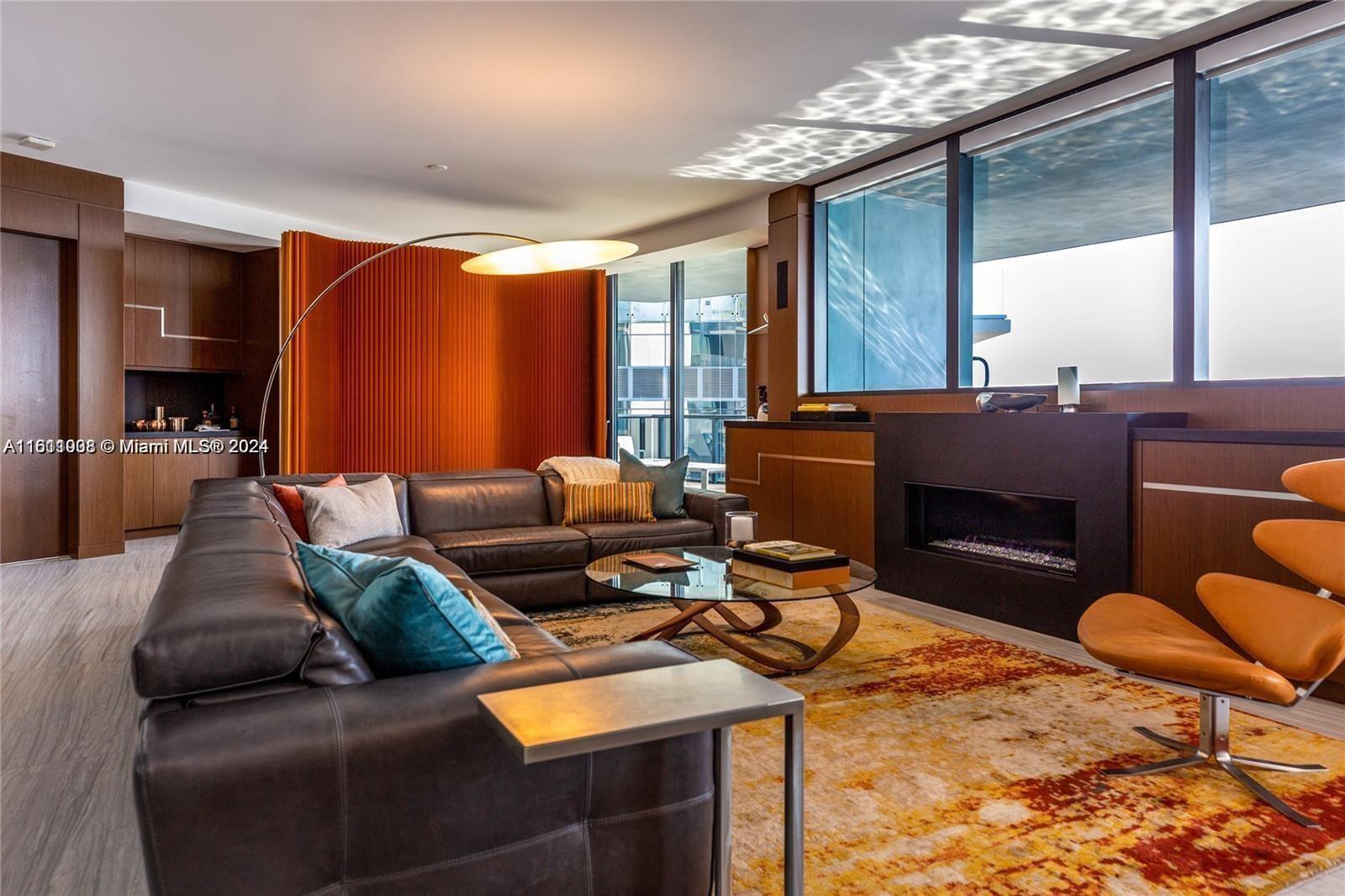 PORSHE DESING TOWER - Residential