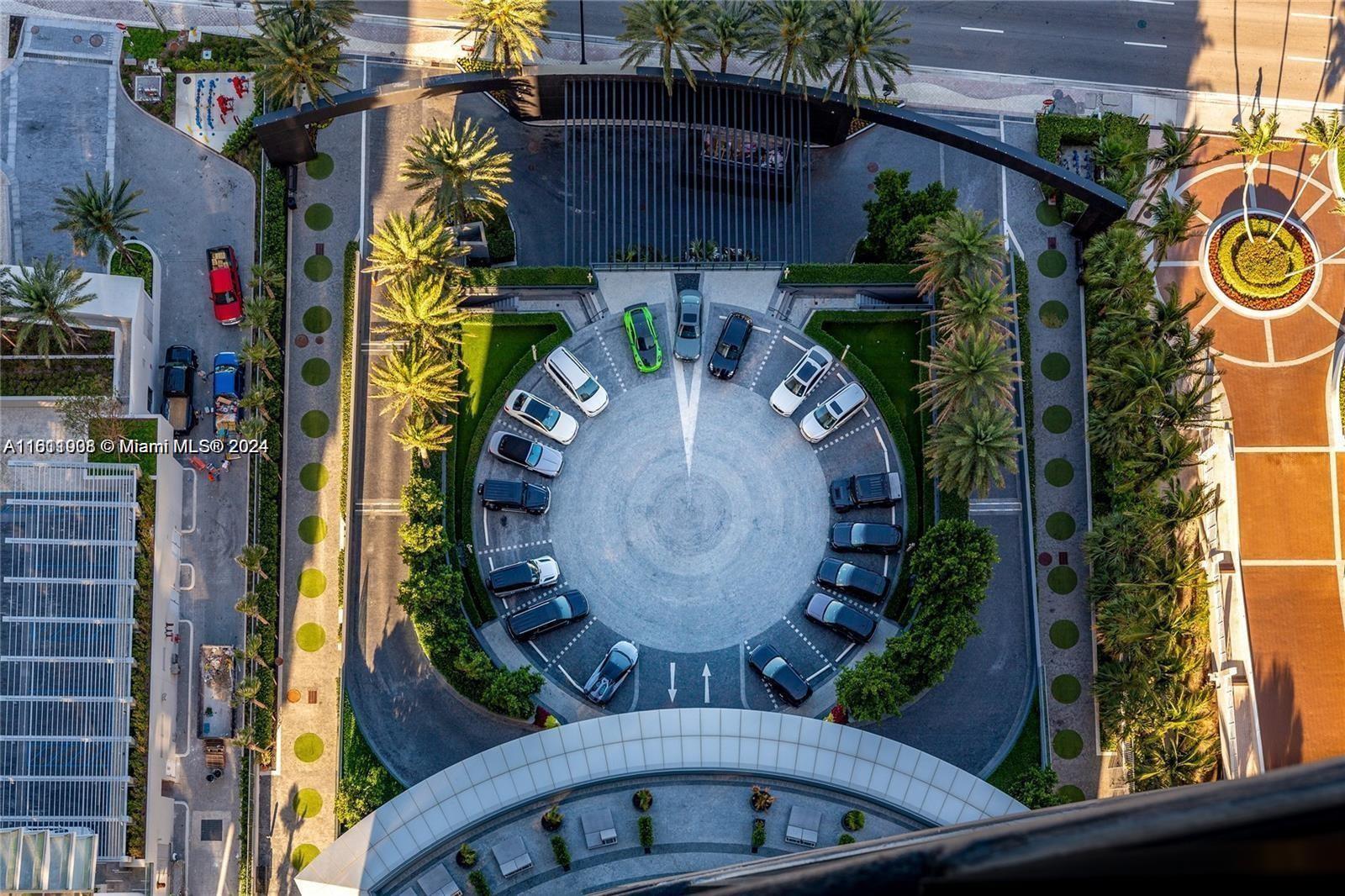 PORSHE DESING TOWER - Residential