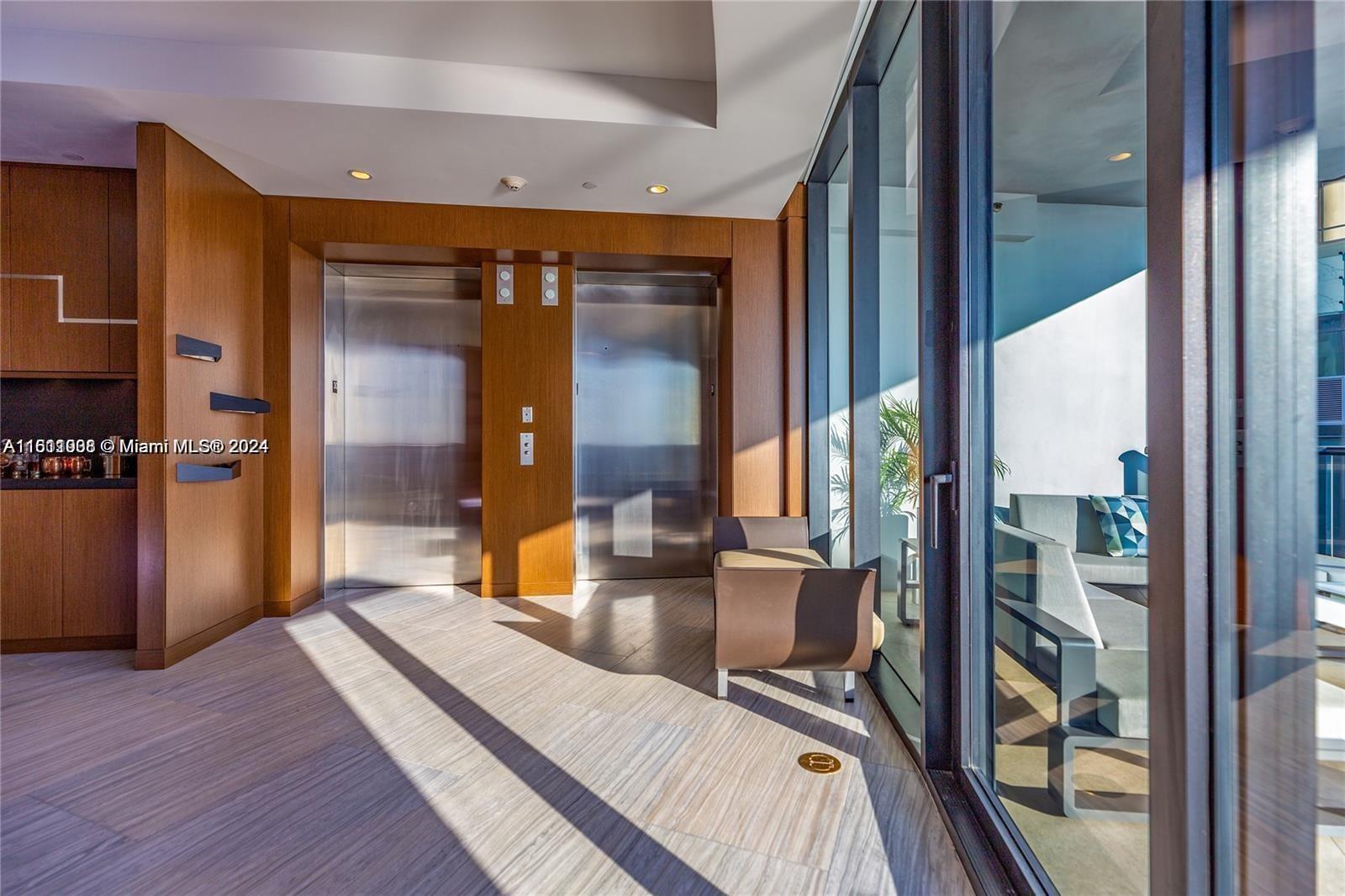 PORSHE DESING TOWER - Residential