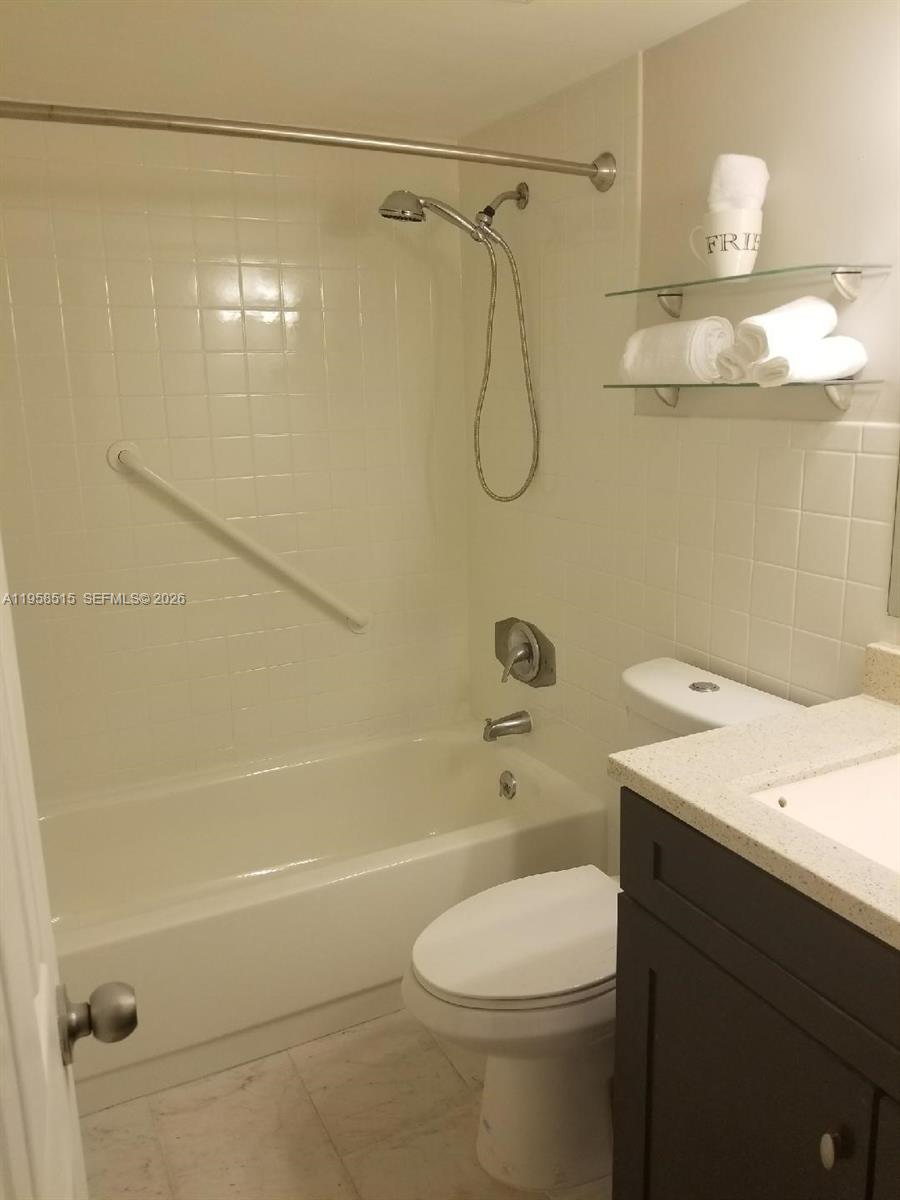 IMPERIAL APARTMENT CONDO - Residential Lease