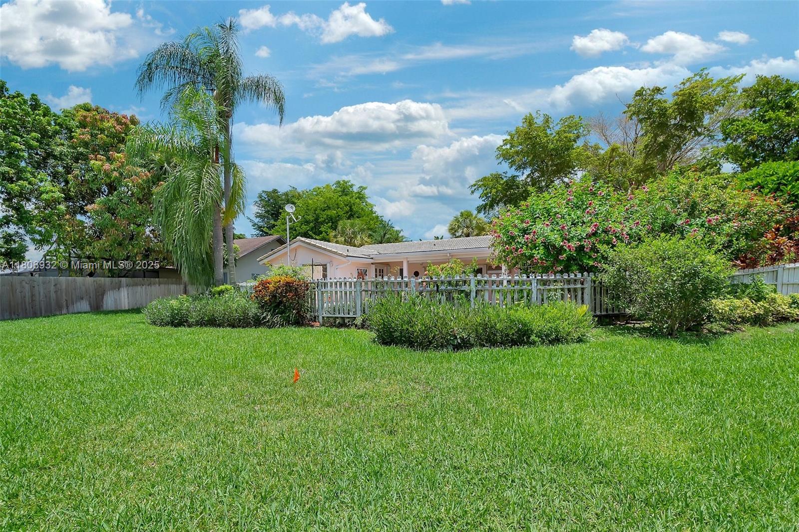 CALUSA CLUB ESTATES - Residential