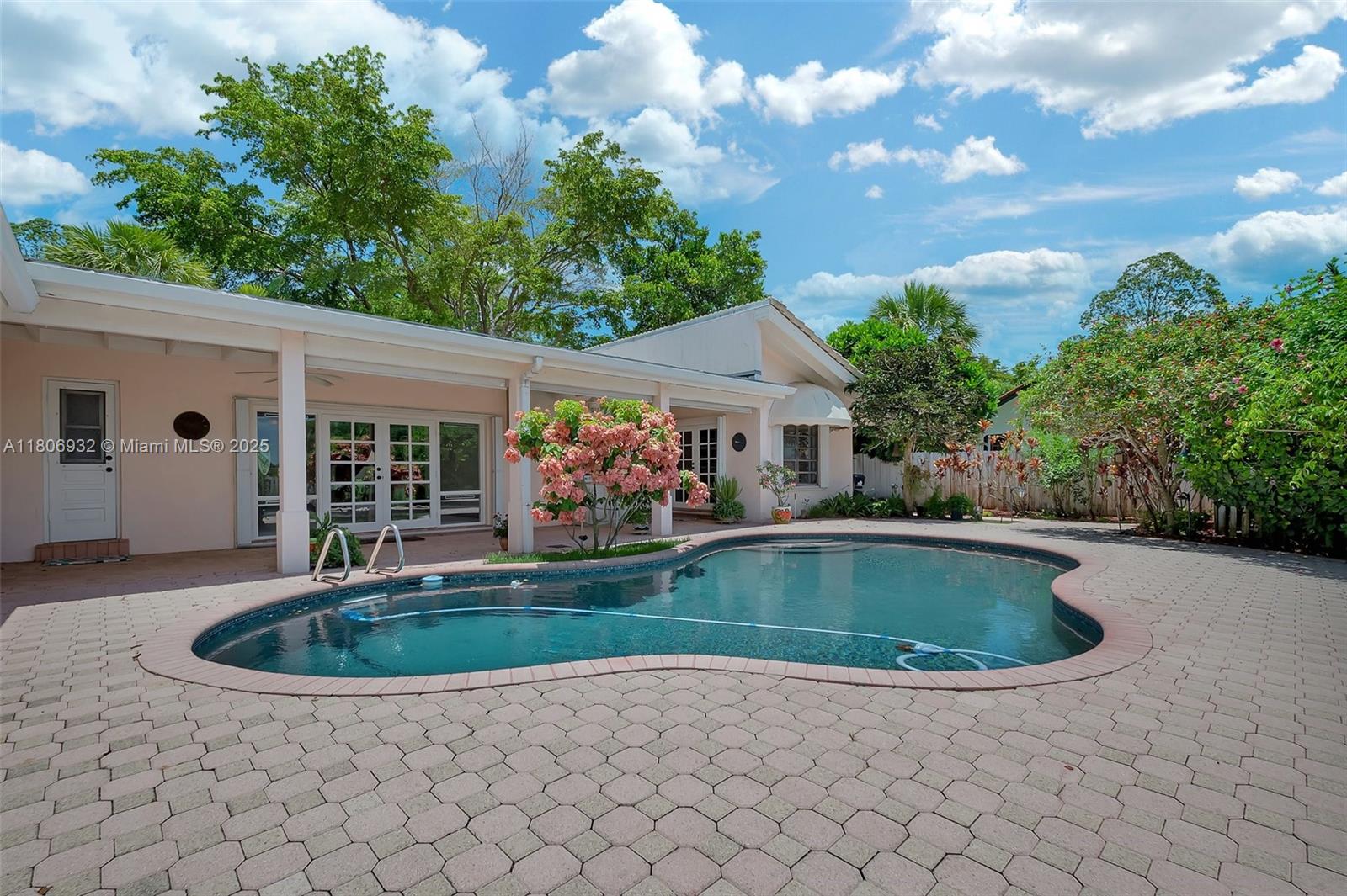 CALUSA CLUB ESTATES - Residential