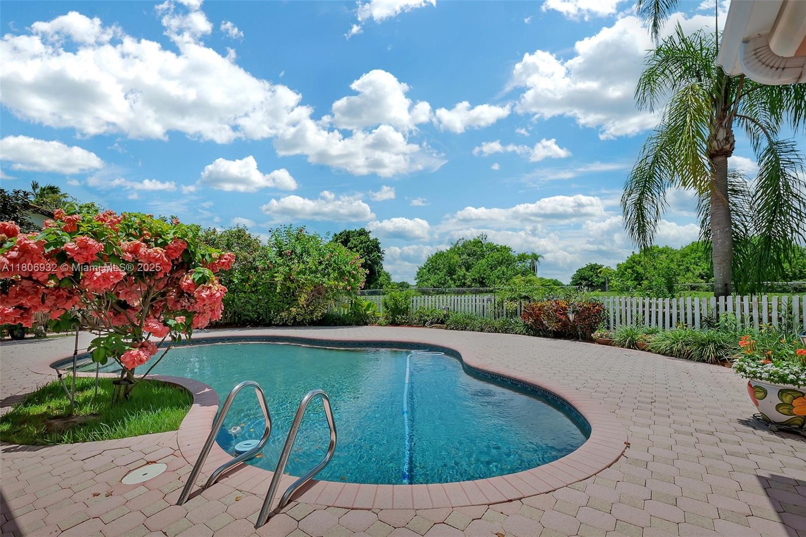 CALUSA CLUB ESTATES - Residential