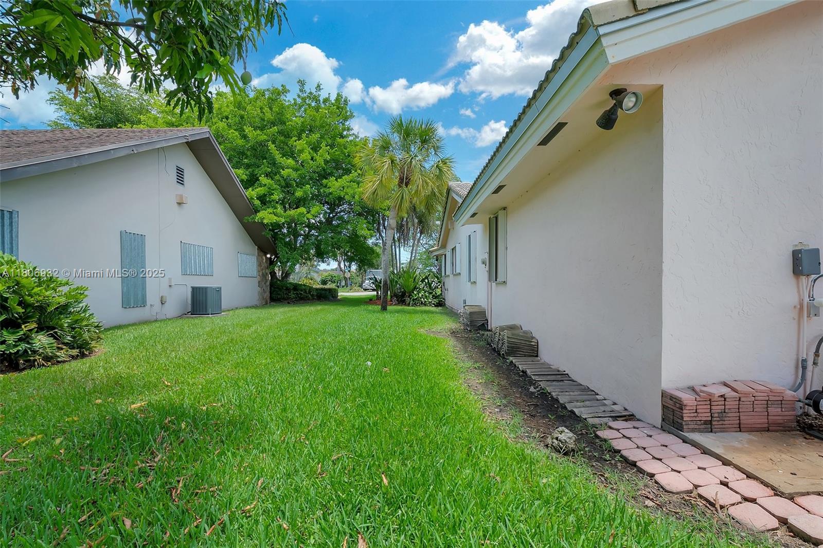 CALUSA CLUB ESTATES - Residential