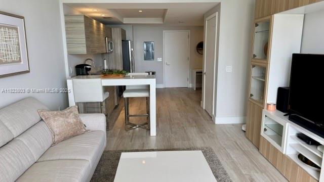 121 NE 34th St 2206