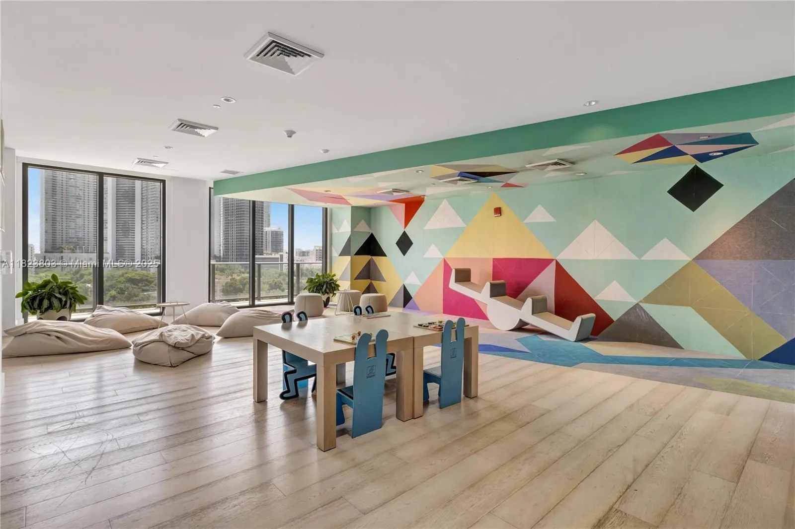 Miami, Florida 33137, United States, 1 Bedroom Bedrooms, ,2 BathroomsBathrooms,Residential,Active,154810