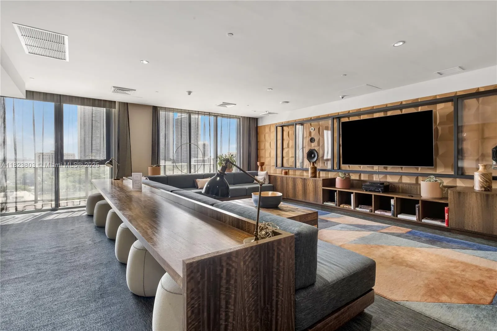 Miami, Florida 33137, United States, 1 Bedroom Bedrooms, ,2 BathroomsBathrooms,Residential,Active,154810