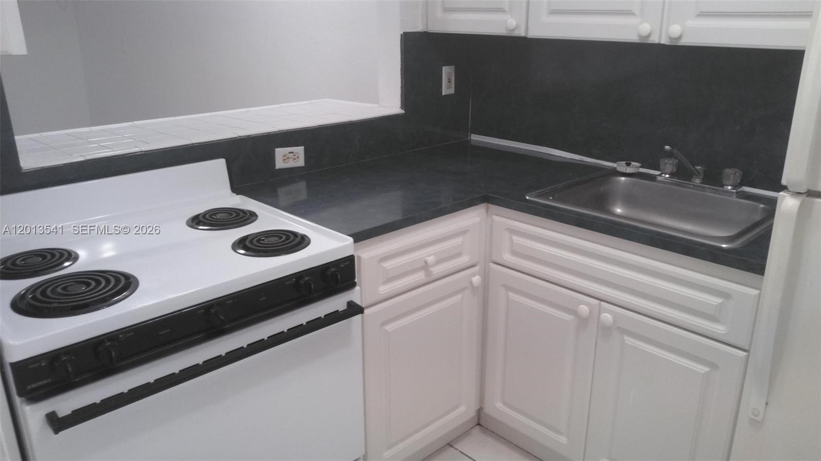 SUNSHINE BAY CONDO - Residential Lease