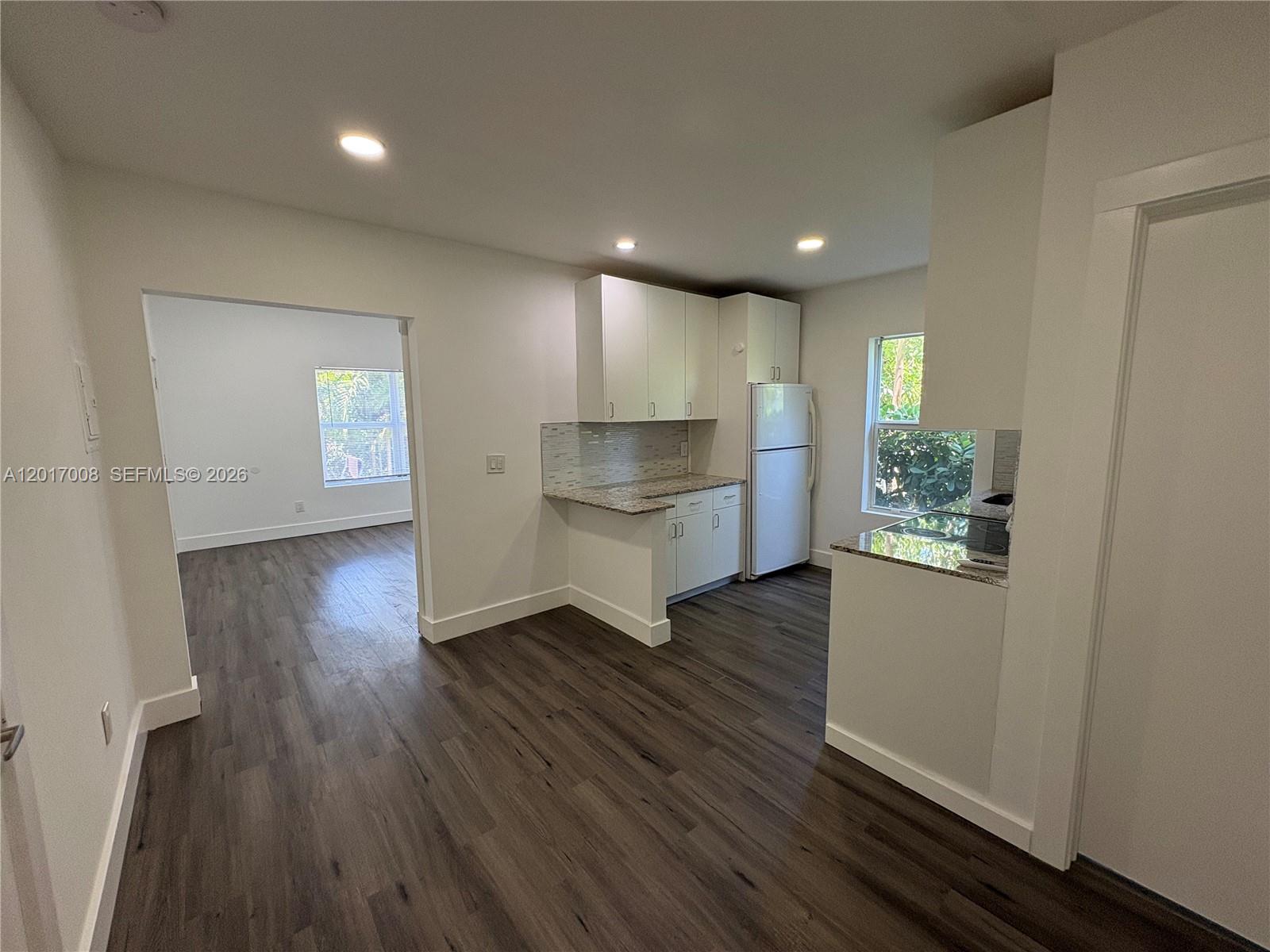 3237 SW 4th St 4