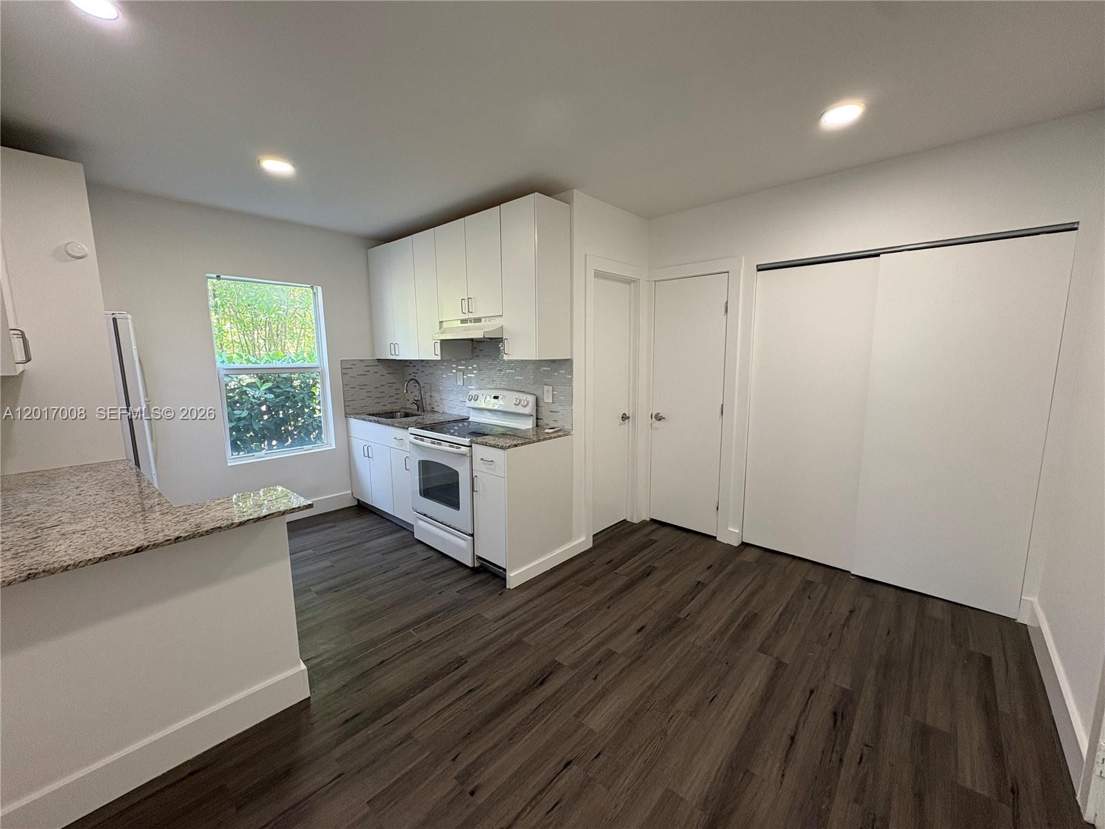 3237 SW 4th St 4