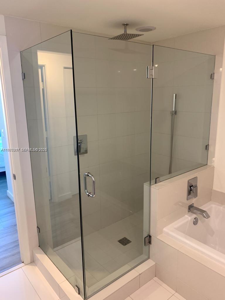 1100 MILLECENTO RESIDENCE - Residential Lease