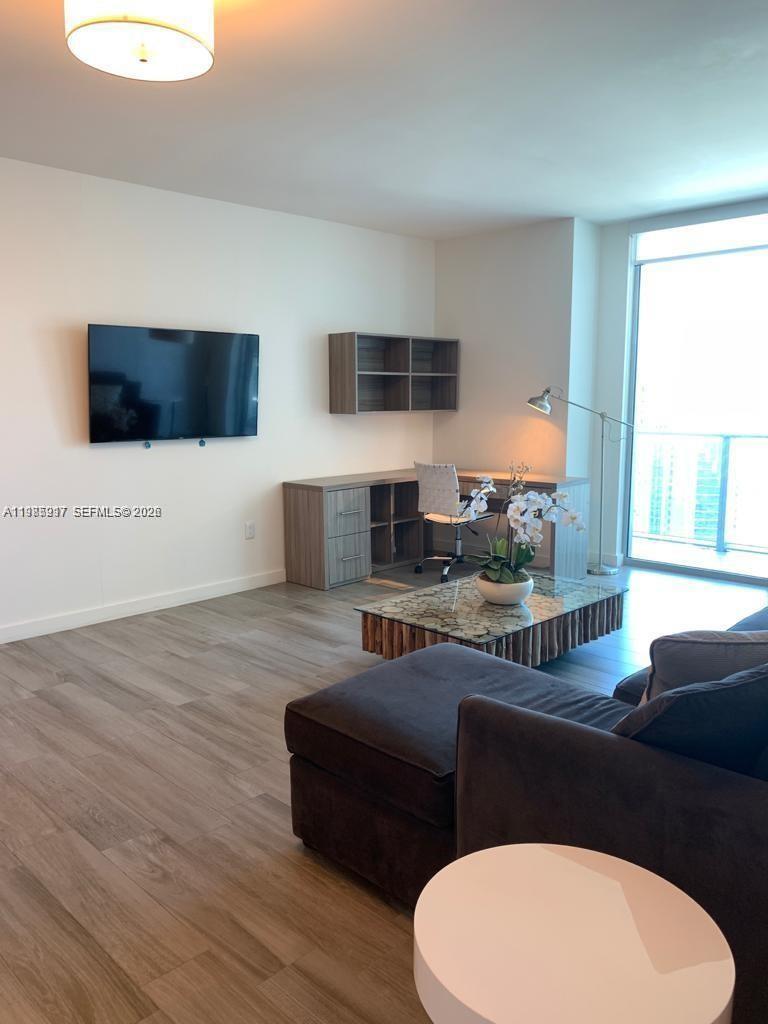 1100 MILLECENTO RESIDENCE - Residential Lease