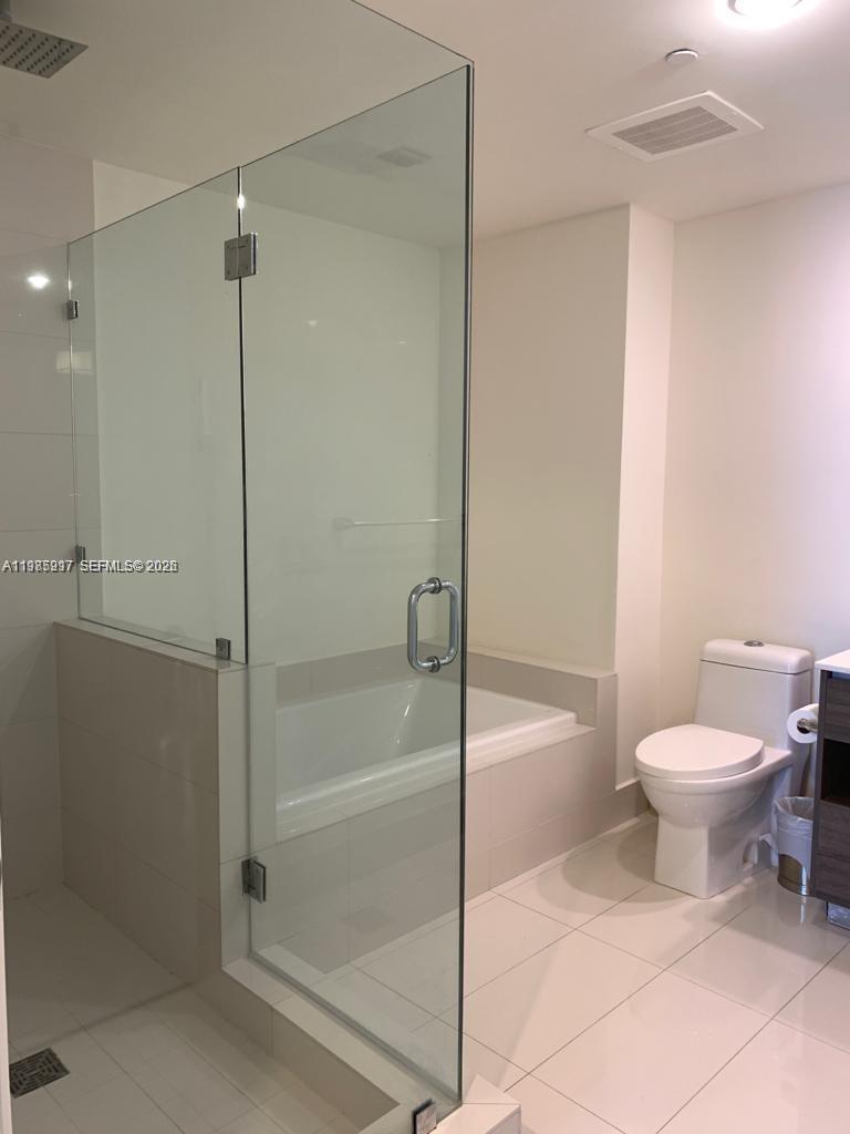 1100 MILLECENTO RESIDENCE - Residential Lease