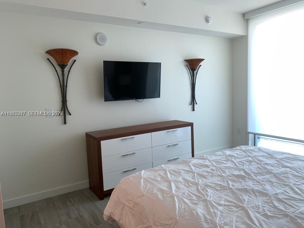 1100 MILLECENTO RESIDENCE - Residential Lease