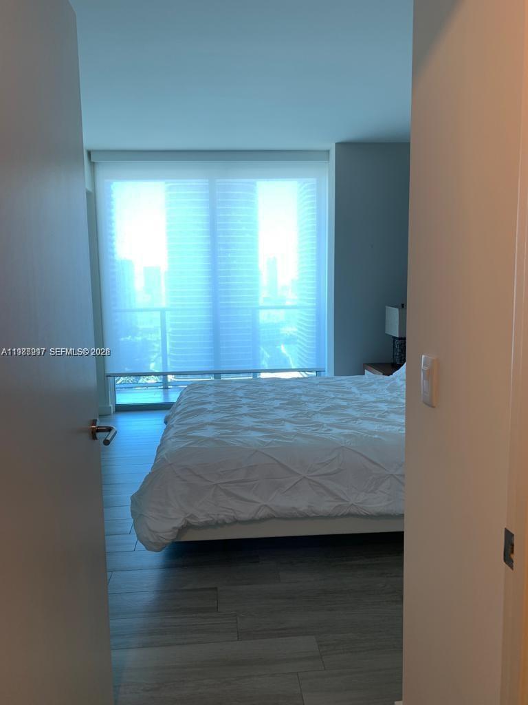 1100 MILLECENTO RESIDENCE - Residential Lease