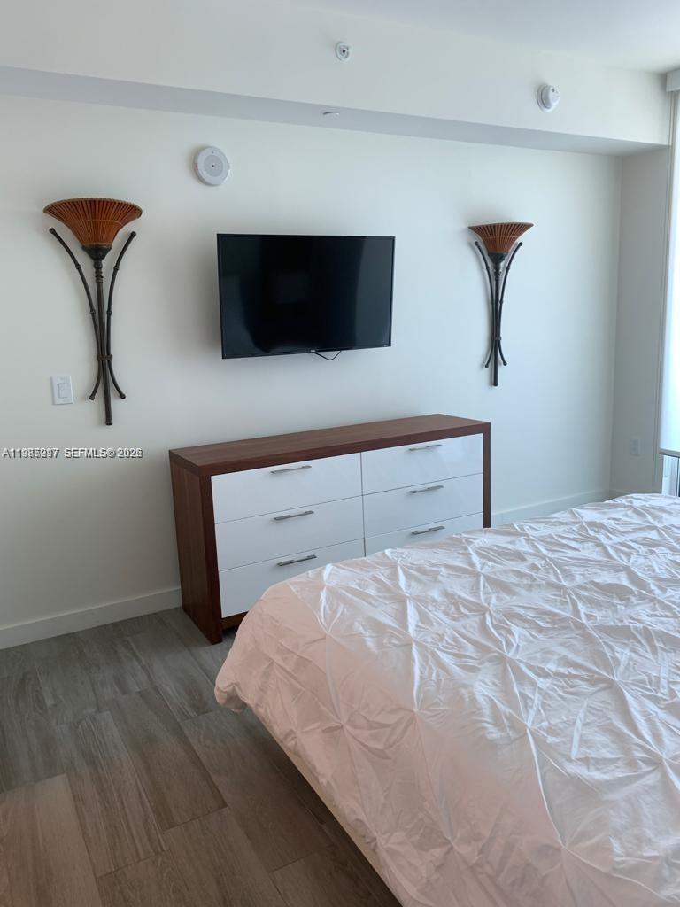 1100 MILLECENTO RESIDENCE - Residential Lease