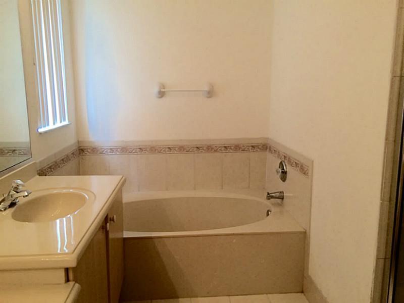 CRESTVIEW LAKES 1ST ADDN - Residential Lease