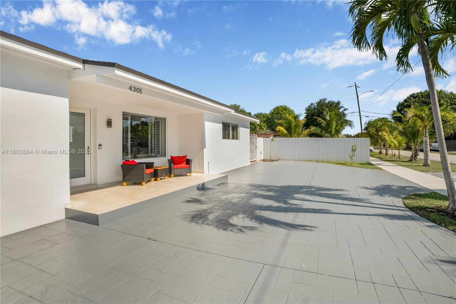 TROPICAL HIGHLANDS - Residential