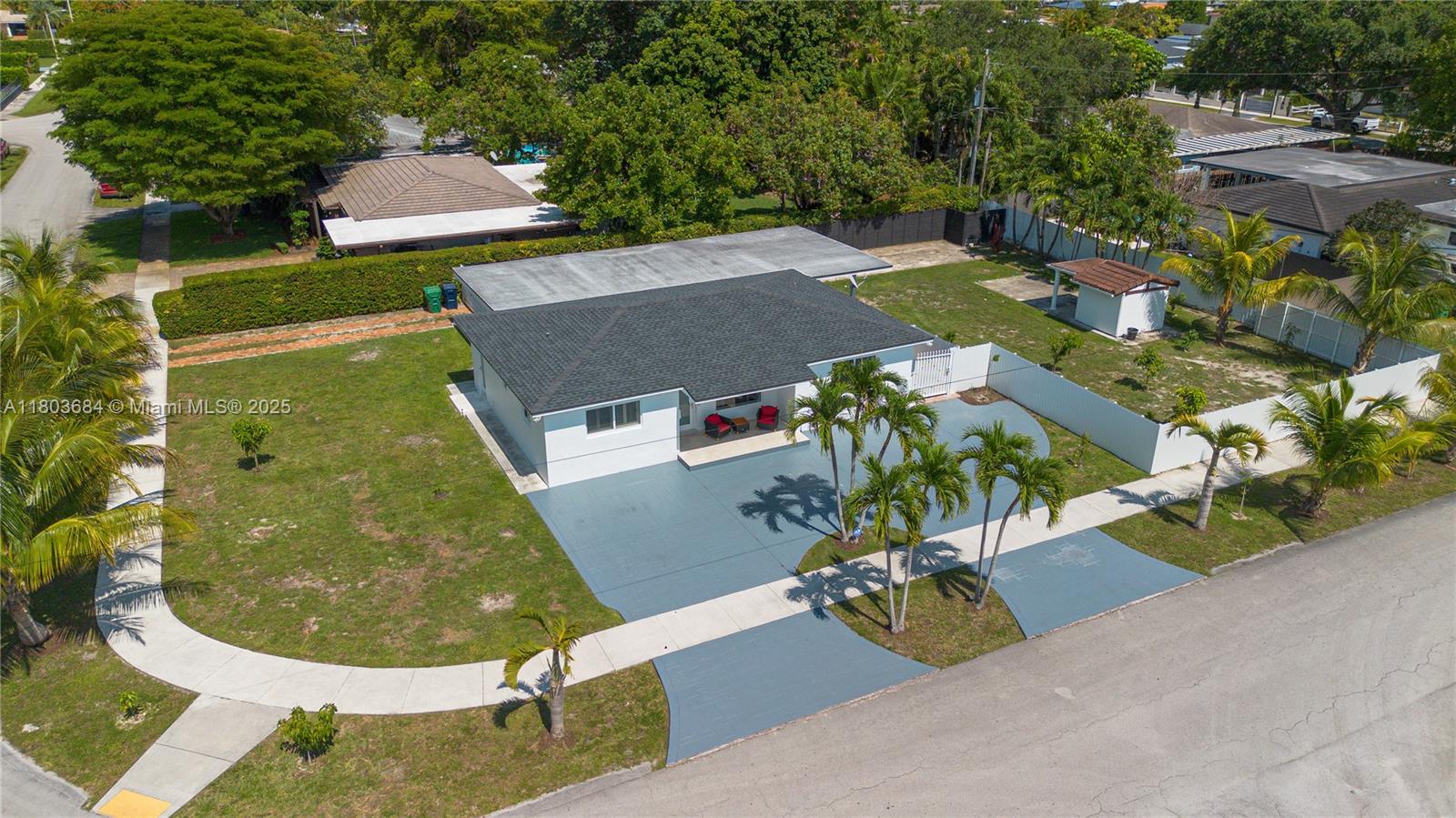 TROPICAL HIGHLANDS - Residential