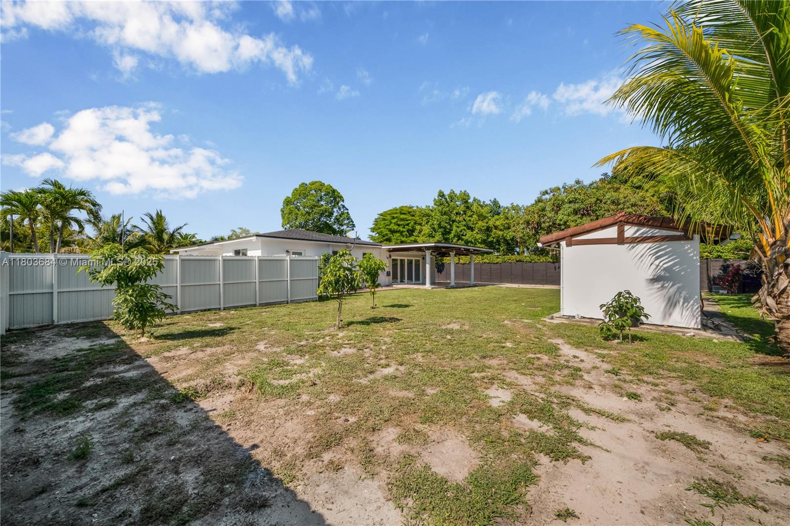 TROPICAL HIGHLANDS - Residential