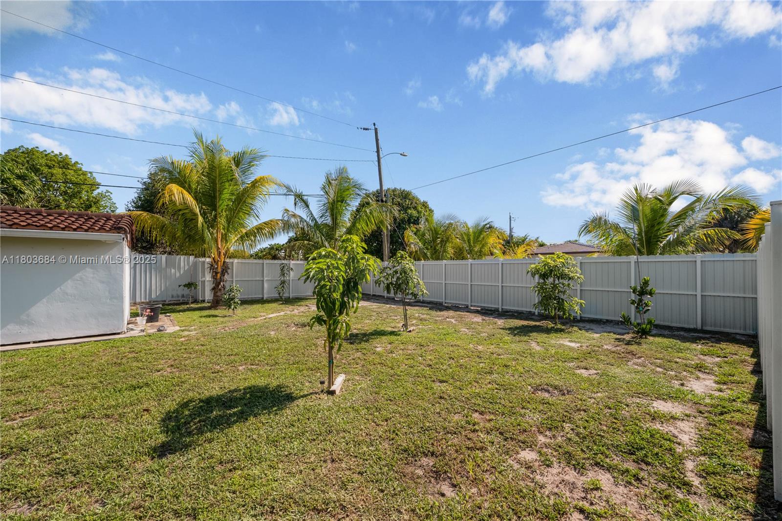 TROPICAL HIGHLANDS - Residential
