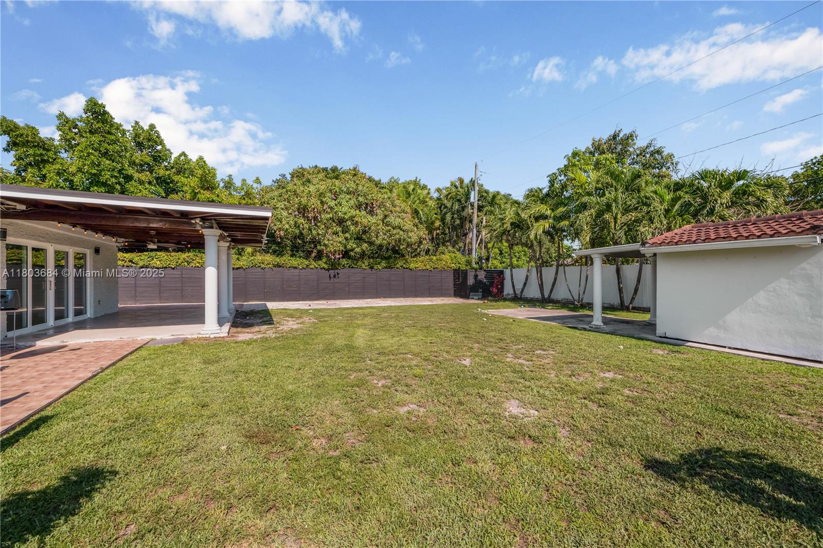 TROPICAL HIGHLANDS - Residential