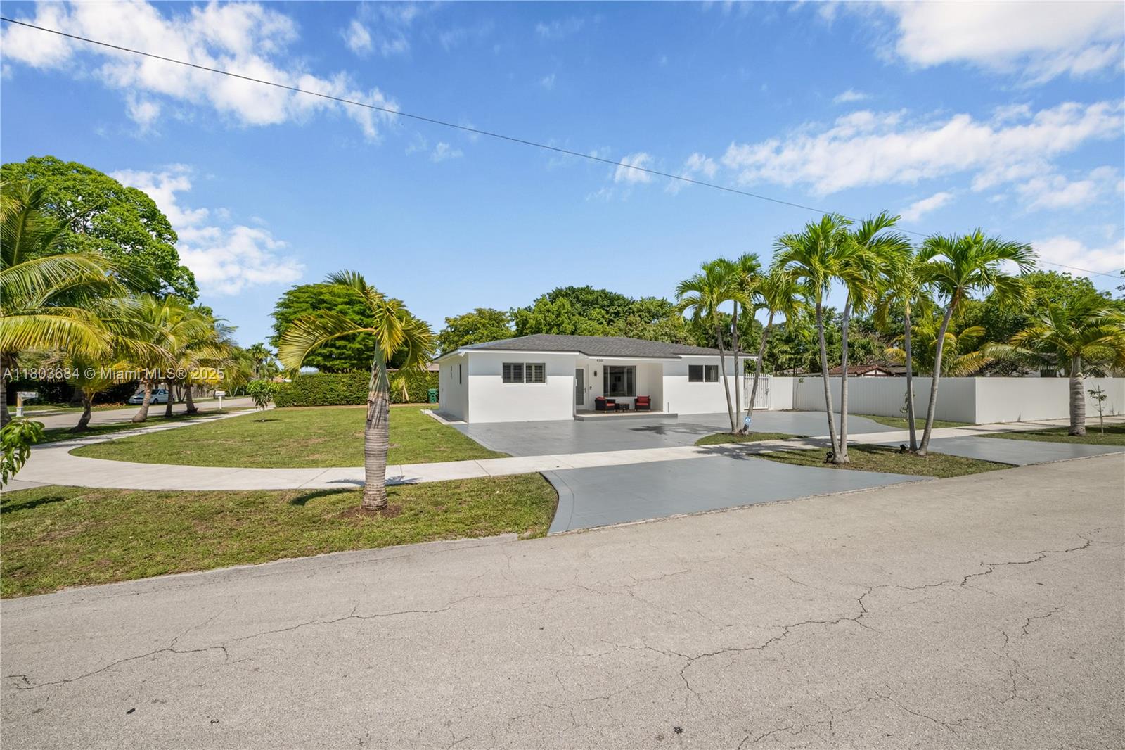 TROPICAL HIGHLANDS - Residential