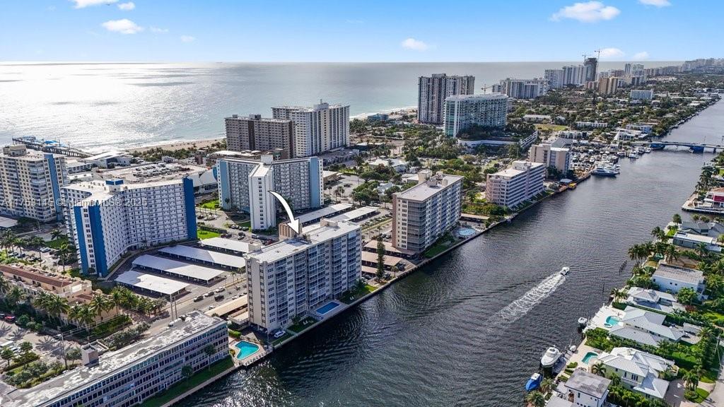 303 N Riverside Dr 903