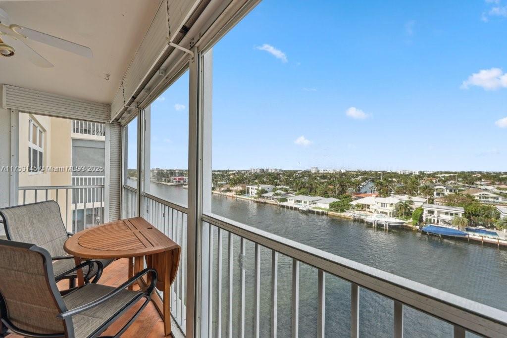 303 N Riverside Dr 903