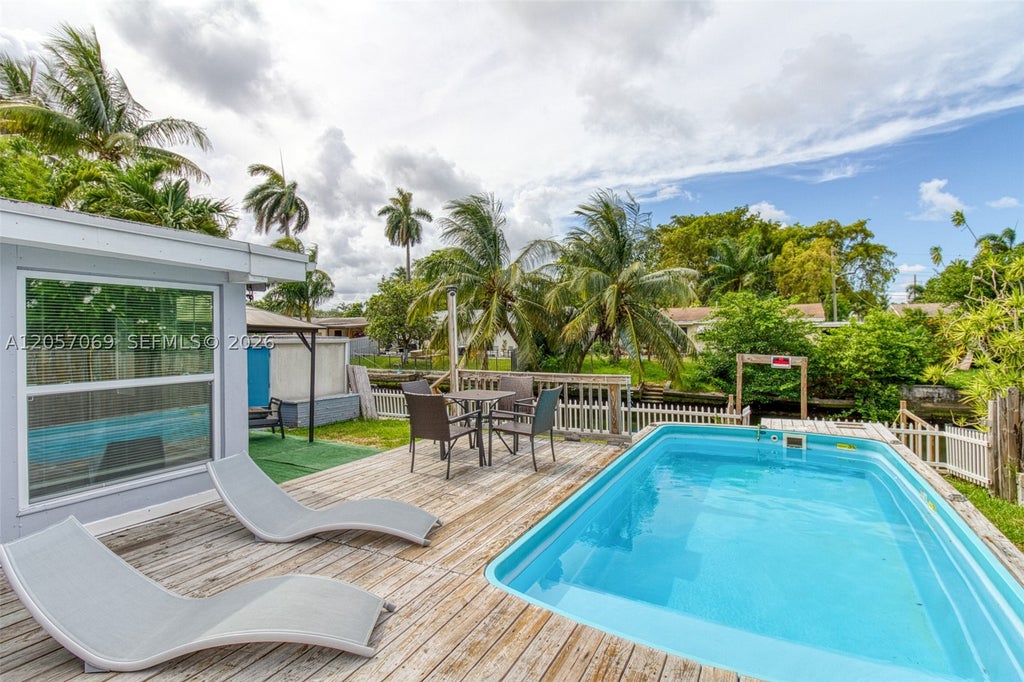Photo of 3039 Grant St, Hollywood, FL 33021 (MLS # A12057069)