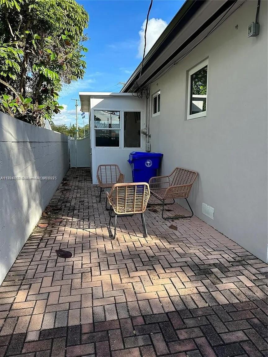 TAMIAMI TRAIL PARK - Residential Lease