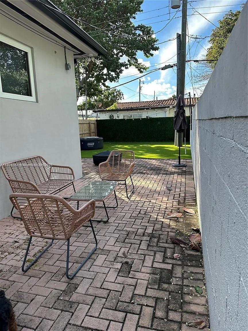 TAMIAMI TRAIL PARK - Residential Lease