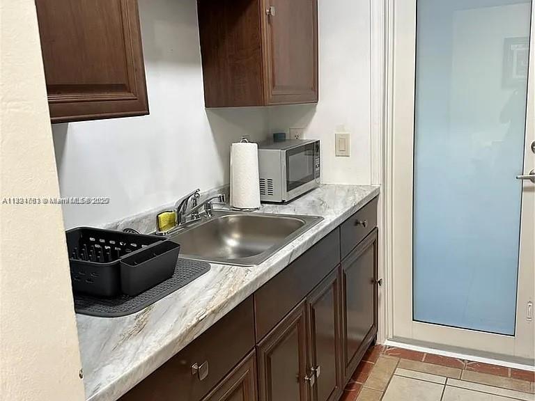 TAMIAMI TRAIL PARK - Residential Lease
