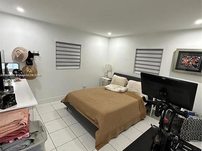 TAMIAMI TRAIL PARK - Residential Lease