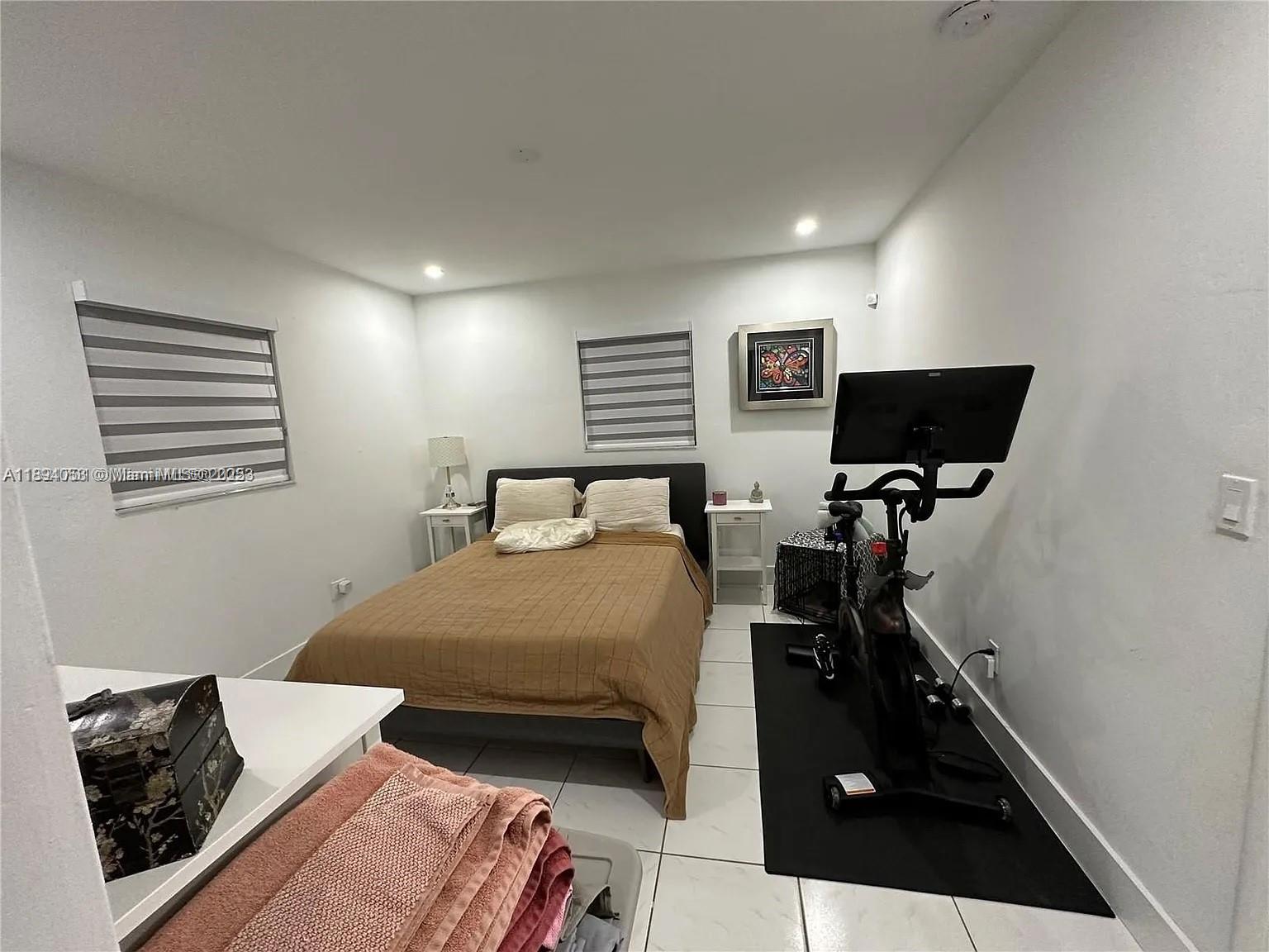 TAMIAMI TRAIL PARK - Residential Lease