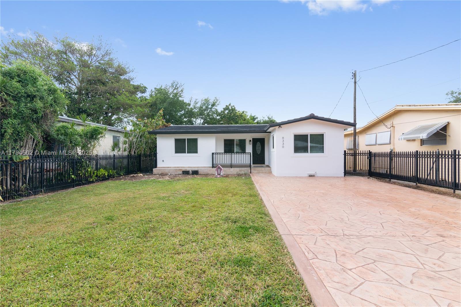 6330 Sw 27th St, Miami, Broward County, Florida - 4 Bedrooms  
2 Bathrooms - 