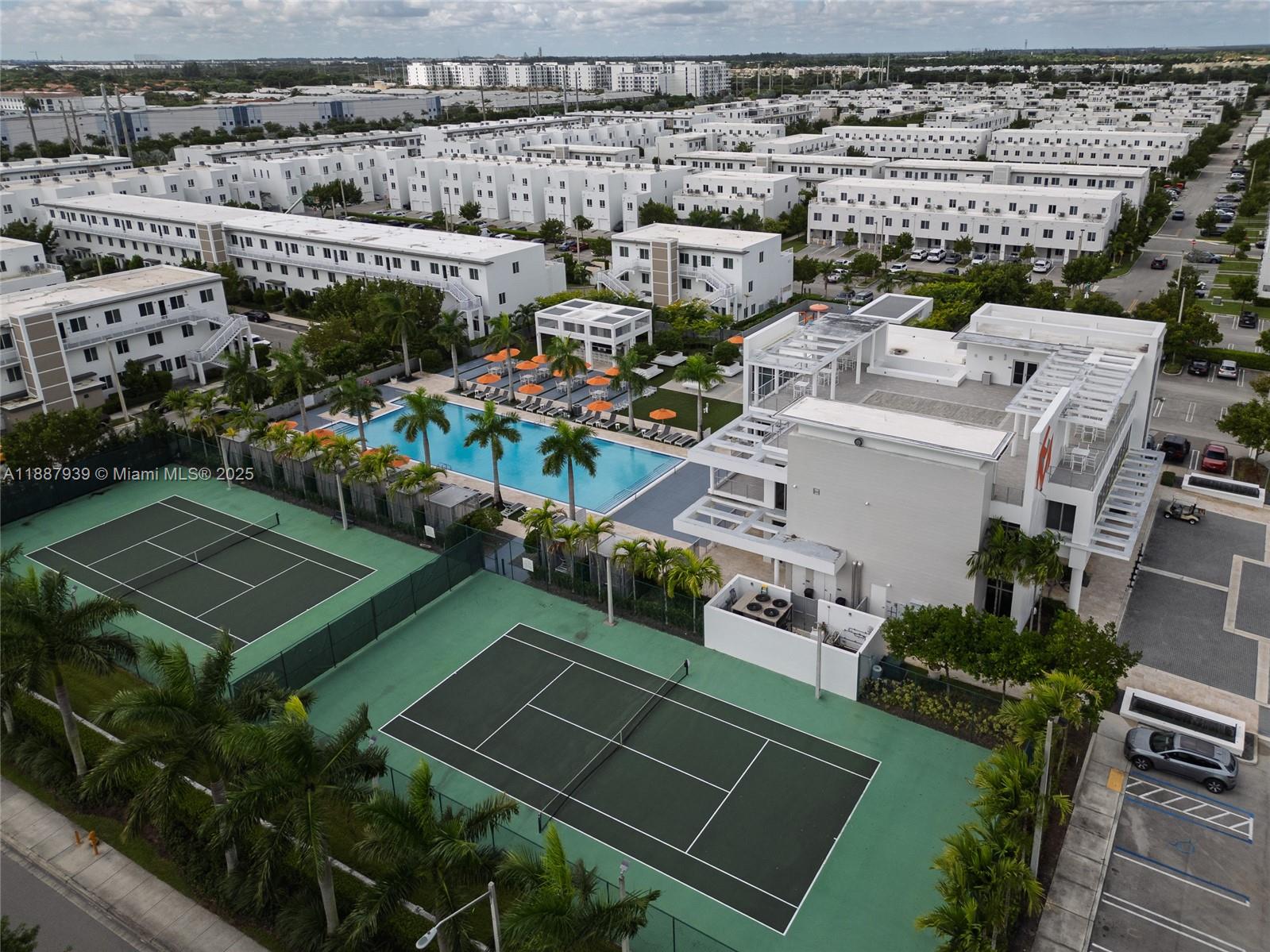 LANDMARK AT DORAL - Residential