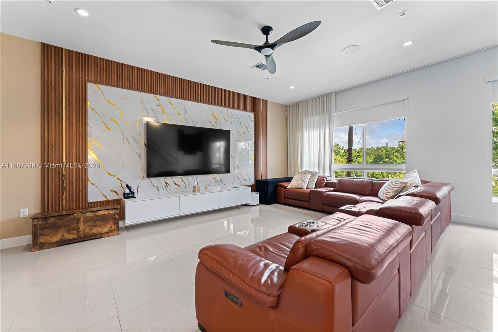 LANDMARK AT DORAL - Residential