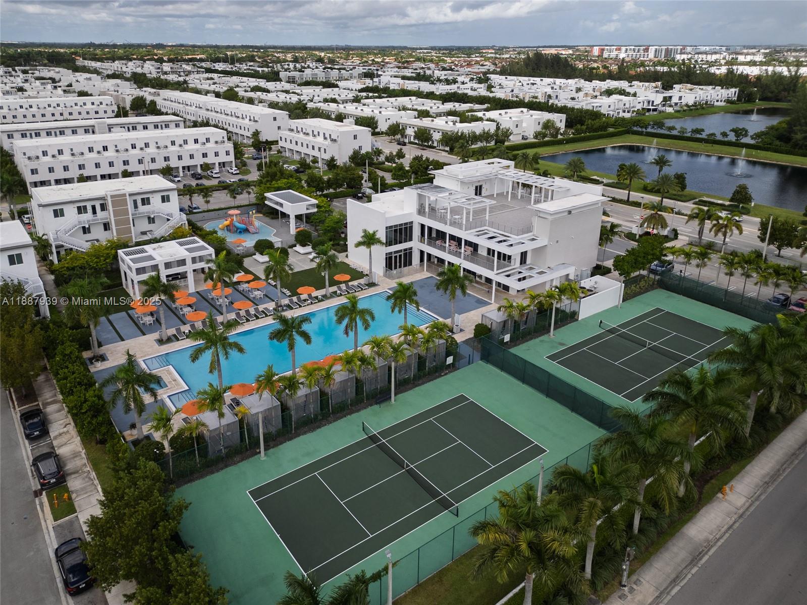 LANDMARK AT DORAL - Residential