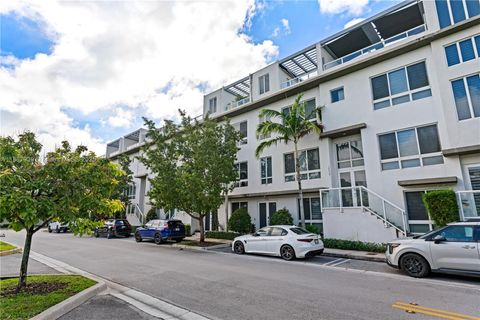 Photo of 10354 NW 64th St, Doral, FL 33178 (MLS # A11887939) Photo of 10354 NW 64th St, Doral, FL 33178 (MLS # A11887939)