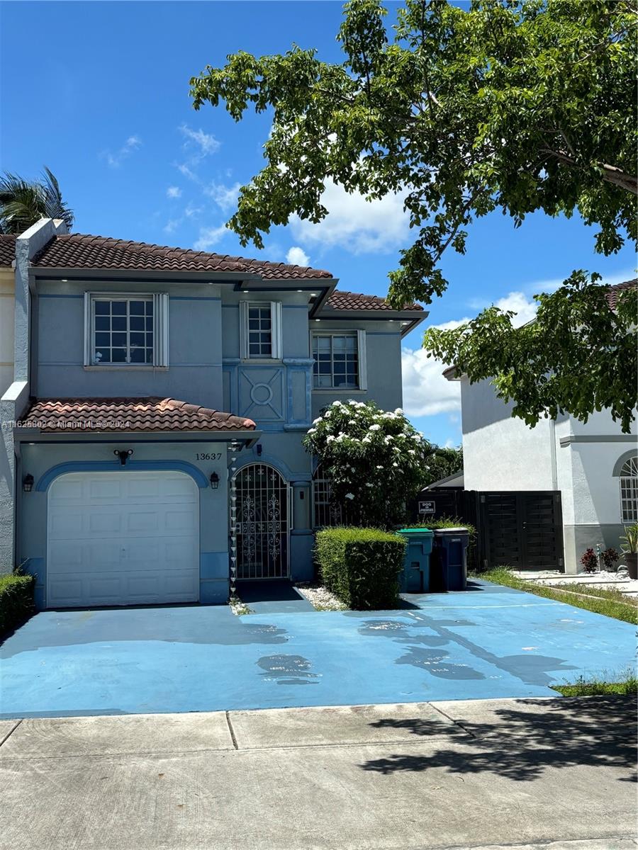 13637 Sw 264th Ter, Homestead, Miami-Dade County, Florida - 3 Bedrooms  
3 Bathrooms - 
