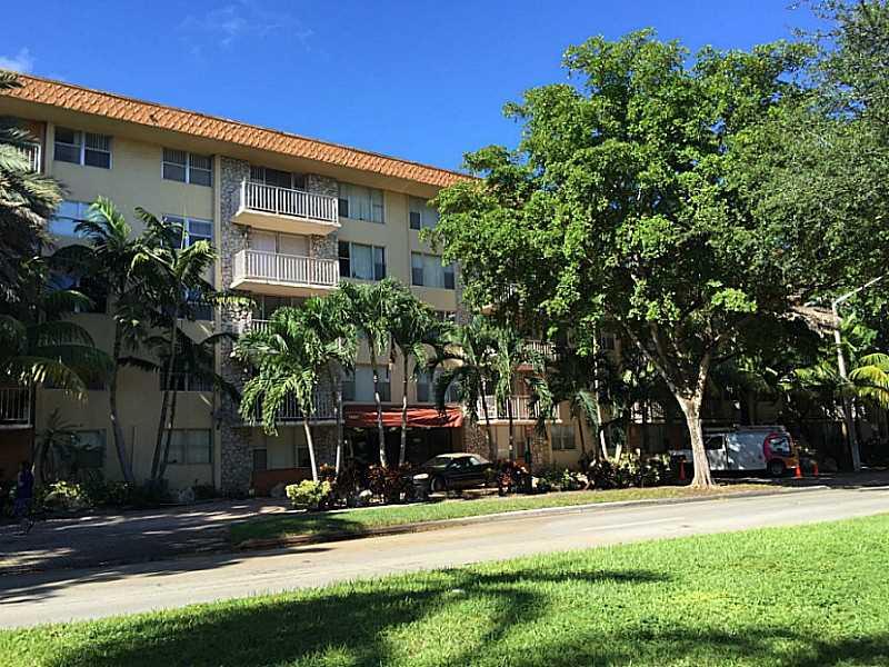 End unit with balcony overlooking nice treelined road. Convenient location. . Employees and family members residing with employees of JPMorgan Chase Bank, N.A, its affiliates or subsidiaries are strictly prohibited from directly or indirectly purchasing any property owned by J PMorgan Chase Bank, N.A All offers must be submitted by the buyer's agent using the online offer management system. Access the system via the link below. A technology fee will apply to the buyer's agent upon consummation of a sale.