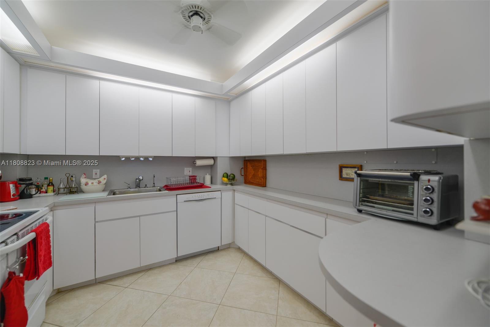 HEMISPHERES CONDO - Residential