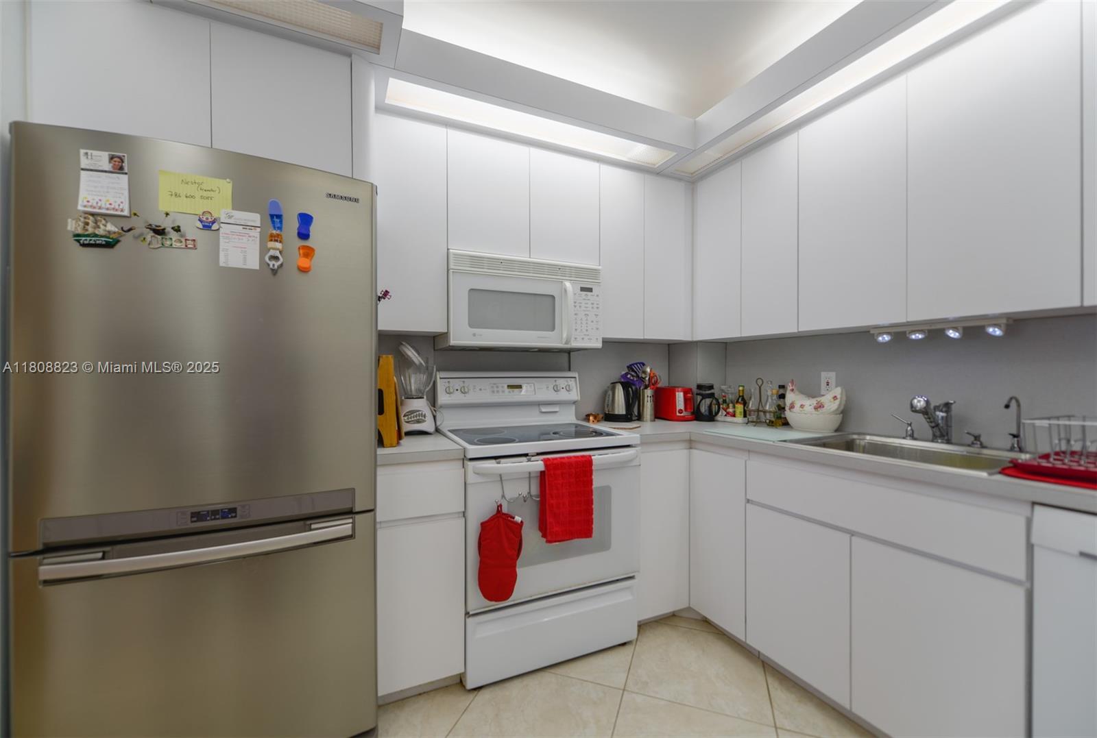 HEMISPHERES CONDO - Residential