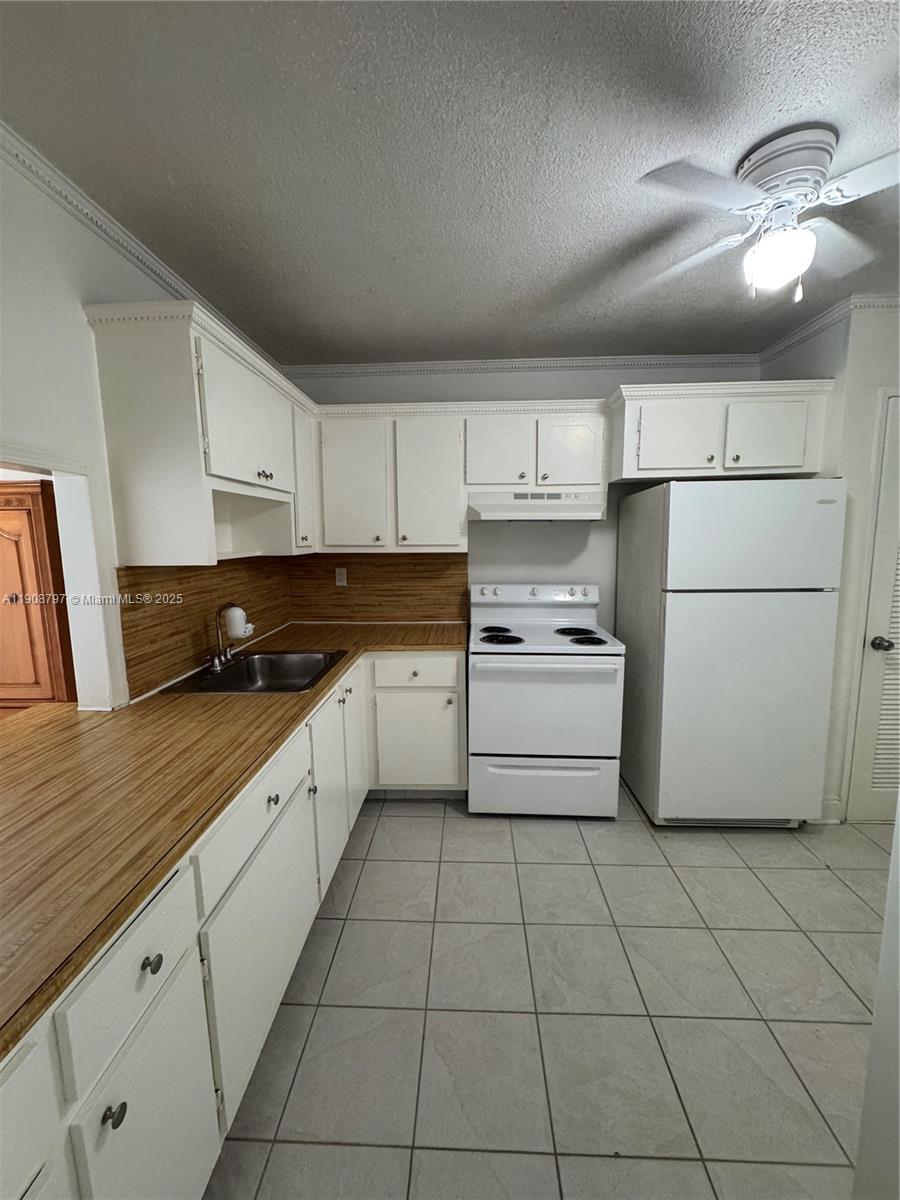 JADE WINDS GRP EASTER LIL - Residential Lease