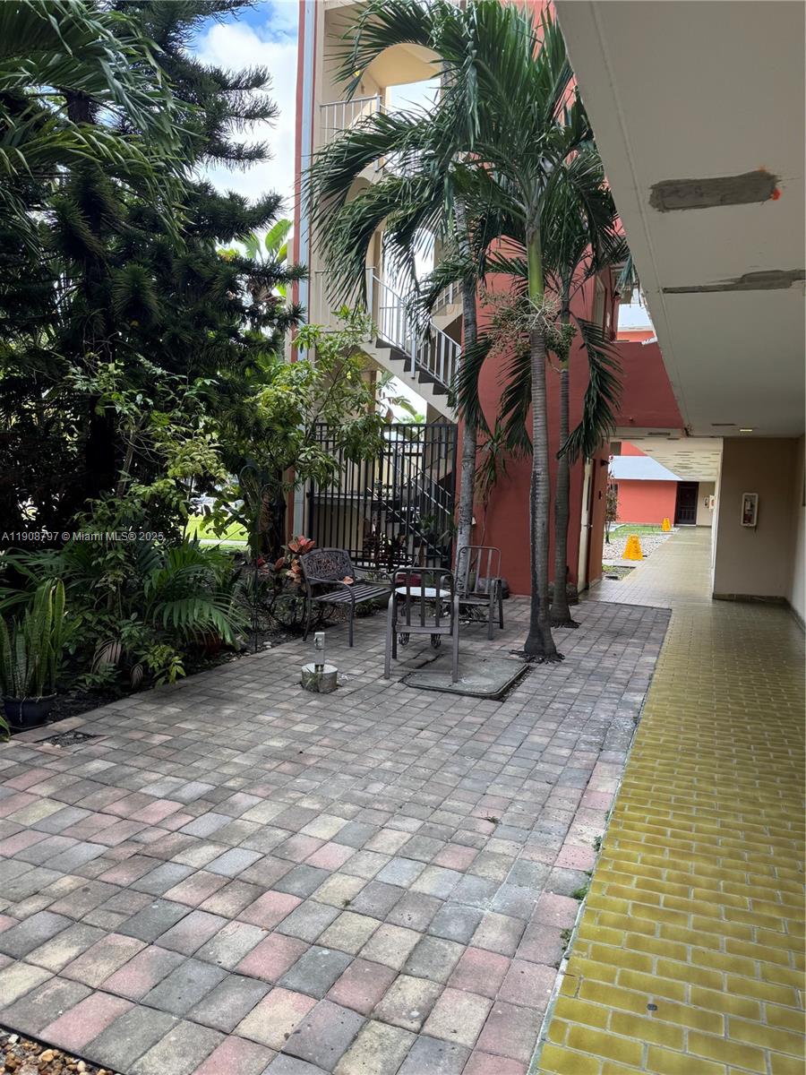 JADE WINDS GRP EASTER LIL - Residential Lease