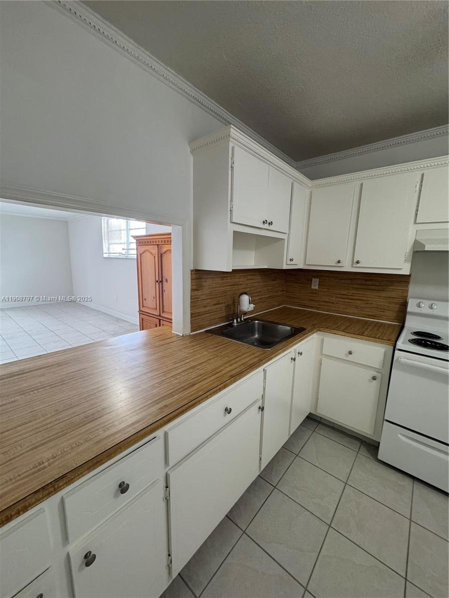 JADE WINDS GRP EASTER LIL - Residential Lease